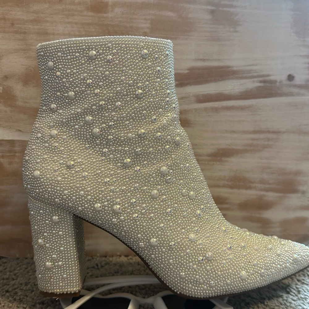 Betsy Johnson Cady heels. Size 8